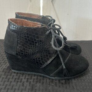 TOMS Kala Wedge Bootie – Black Multi Faux Snake (Style #300614)